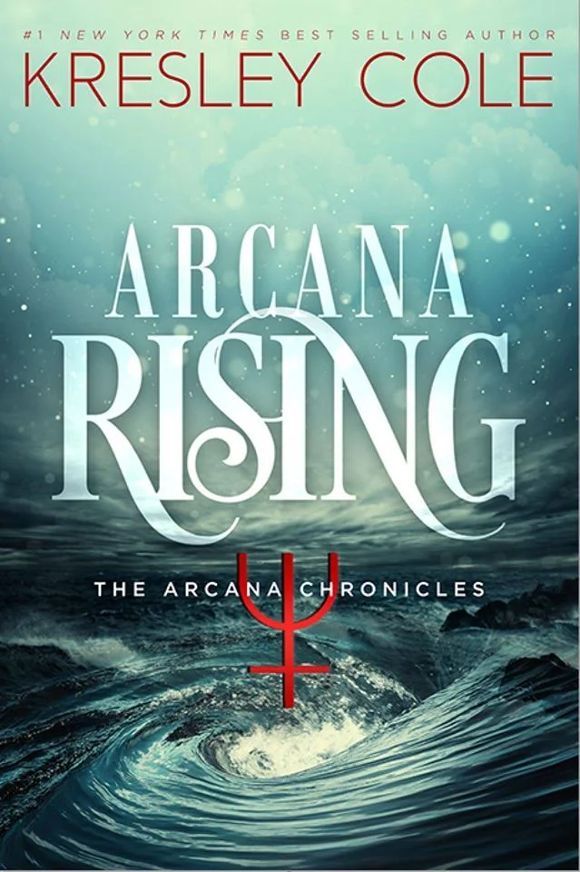Featured image for Résumé de "Arcana Rising" par Kresley Cole
