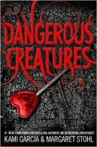 Featured image for Résumé de "Dangerous Creatures" par Kami Garcia et Margaret Stohl