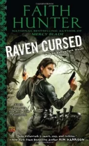 Featured image for Résumé de 'Raven Cursed' par Faith Hunter