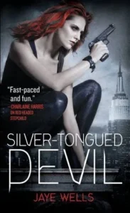 Featured image for Résumé de 'Silver-Tongued Devil' par Jaye Wells