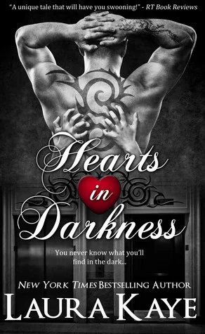 Featured image for Résumé de 'Hearts in Darkness' par Laura Kaye