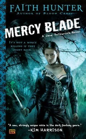 Featured image for Résumé de 'Mercy Blade' par Faith Hunter