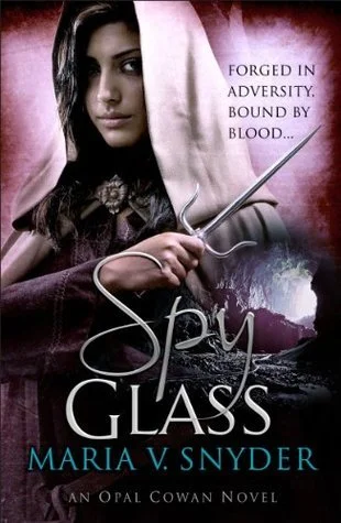 Featured image for Résumé de 'Spy Glass' par Maria V. Snyder